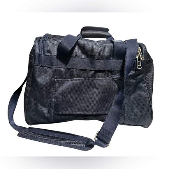 Samsonite Carry On Bag - Picture 2 of 5